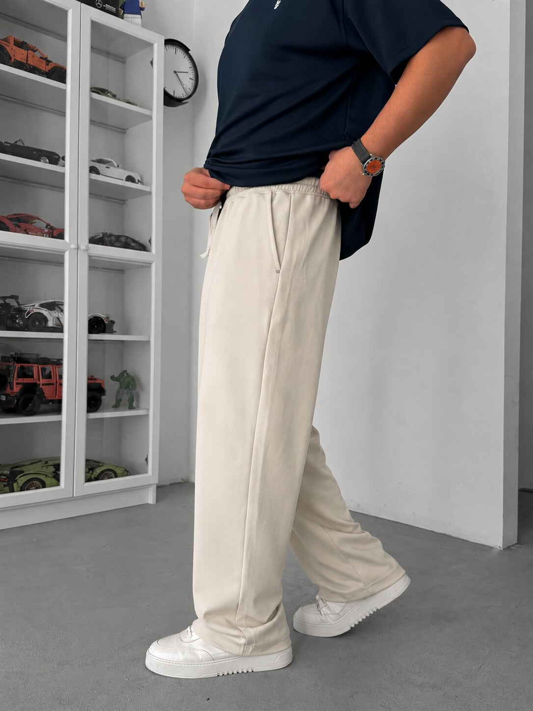 Soft Wide-Leg Pants – Off White side view