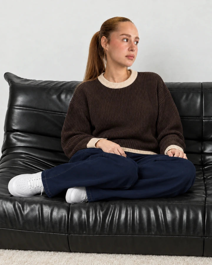 BROEK brown Contrast Knit sweater on the female model